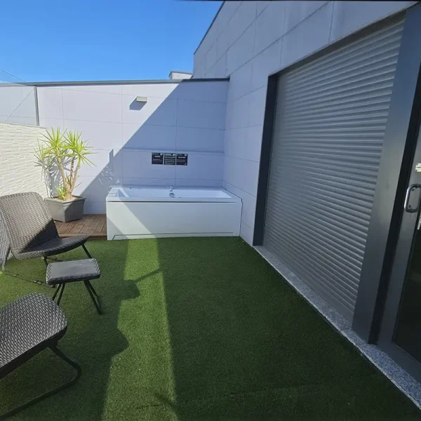 Quarto-Junior-com-banheira-de-hidromassagem-exterior-02